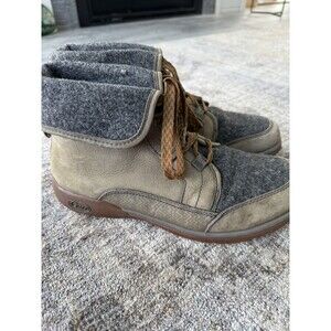 Chaco Barbary Ankle Boots Women's Sz 9.5 Olive Leather Gray Wool Waterproof